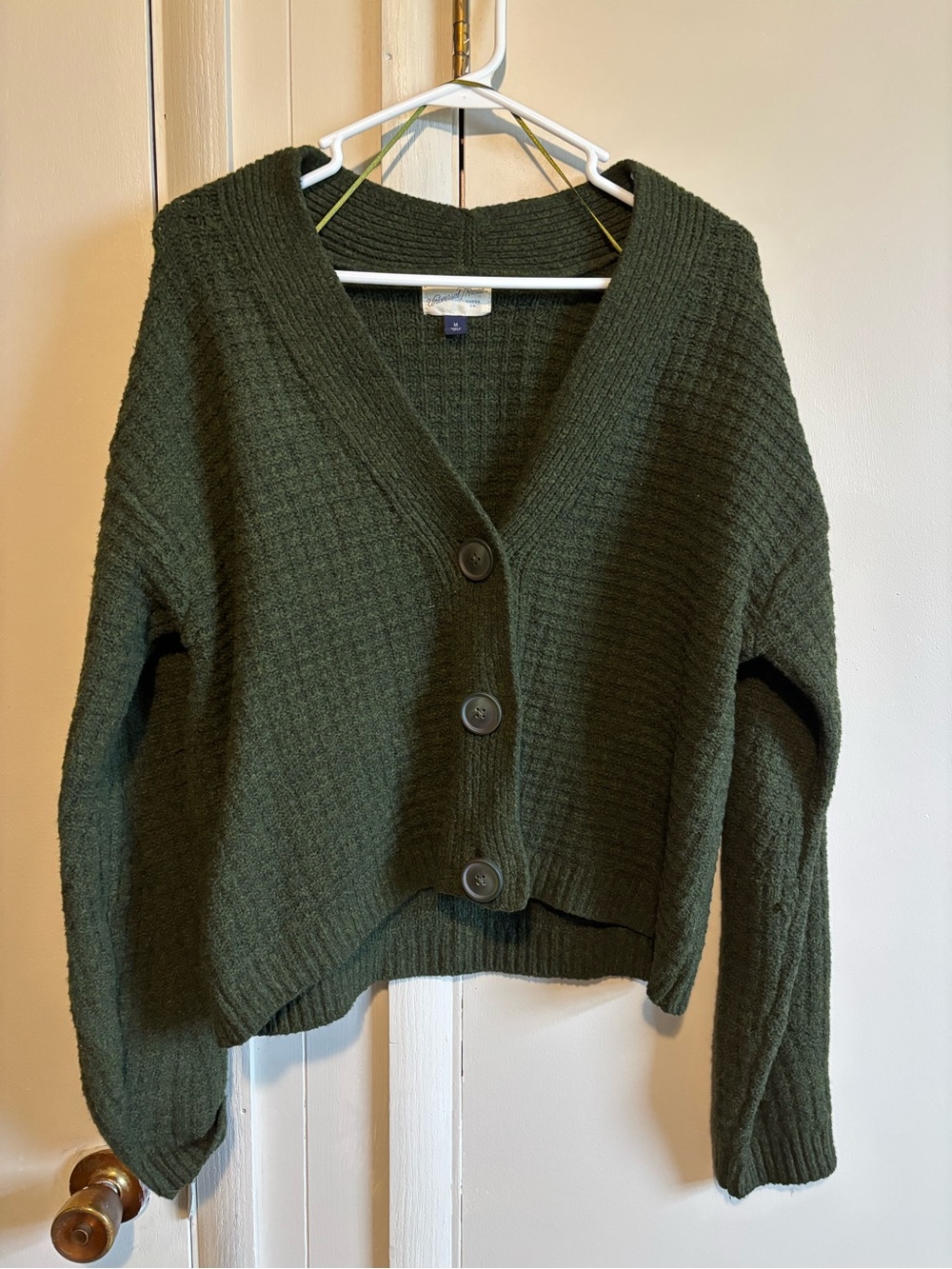 Universal Thread Olive Green Chunky V‑Neck Button Cardigan